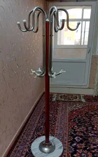 چوب رختی ایستاده