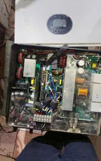 خدمات و تعمیرات  یو پی اس