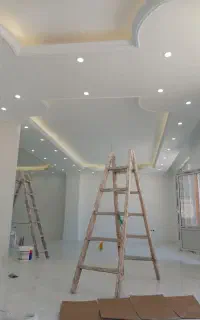 نقاشی ساختمان (رنگ کاری در و پنجره)