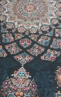 فرش700شانه 12متری سرمه ای در حد نو فقط12 تومن