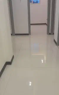 نظافت منزل. راه پله.  پارکینگ