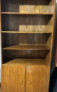 کتابخانه چوبی ایستاده