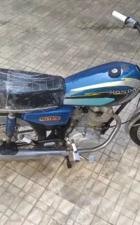 هندا ۱۲۵ سالم