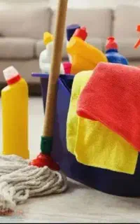 خانمی هستم صبور نطافت راه پله انجام میدهم