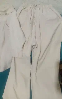 مانتوشلوارست