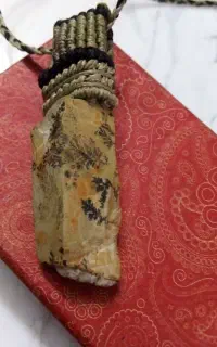 سنگ شجر گردنبند به فروش میرسد