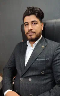 وکیل دادگستری و مشاور حقوقی