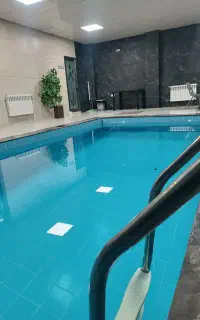 ویلاباغ استخرسرپوشیده بدون واسطه
