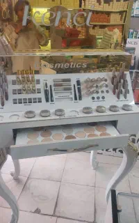 استند لوازم آرایشی