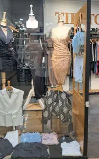 واگذاری بوتیک لباس مجلسی زنانه