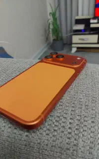 ایفون ۱۷پرو مکس درجه یک عروسک