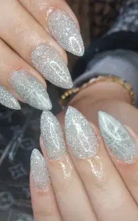 کاشت ناخون هزینه مواد
