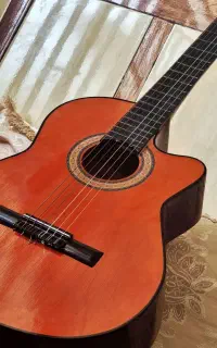 گیتار کلاسیک دایمند