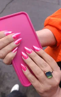 خدمات و آموزش کاشت ناخن و کاشت مژه