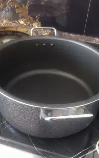 قابلمه تفلون نو سایز ۳۲و خورد کن سالمه سالم