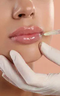 یک مدل برای ژل و بوتاکس هزینه مواد گرفته می شود