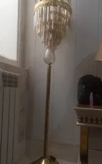 آباژور ایستاده