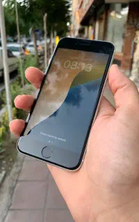 آیفونSE 2020