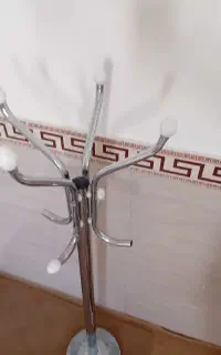 چوب لباسی ایستاده
