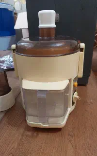 آبمیوه گیری و آسیاب