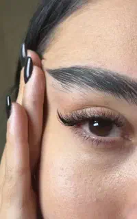 آموزش کاشت و اکستنشن و لیفت و احیا مژه و ابرو