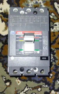 کلید اتوماتیک 80 آمپر برند abb ایتالیا