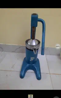 آبمیوه گیری فشاری دستی دو پایه