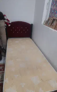 تخت فلزی