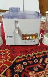آب‌میوه‌گیری‌چند‌کاره