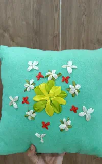 کوسن رباندوزی شده . کش مو گلدوزی