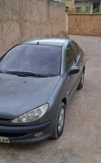 206 صندوق دار