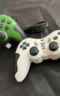 یک جفت دسته بازی نو