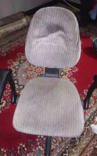 یک عدد صندلی
