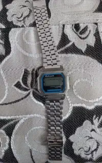 ساعت omax