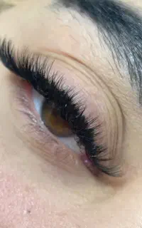 اکستنشن مژه حرفه ای و آموزش