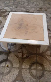 میز مربع