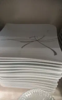 سرویس چینی ۱۸نفره درحد نو.قیمت هشتوپانصد