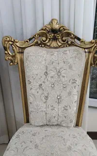 دوتا صندلی غذاخوری یا میزبانی