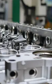 استخدام نیروی کار فنی و ساده