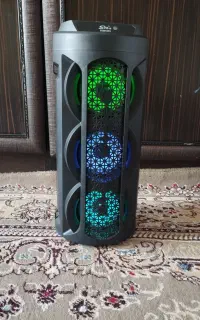 یک عدد اسپیکر سالم صداش خیلی خوبه