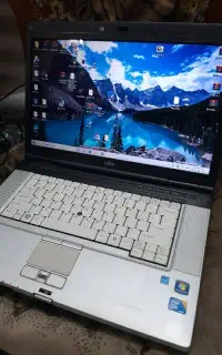 لپ تاپ i7گرافیک1مجزا پورت کام Fujitsu