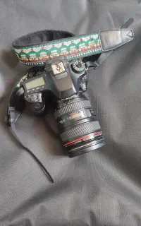 دوربین کنون d80