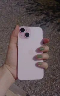 آیفون۱۵نرمال صورتی