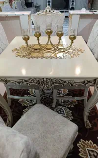 میز غذا خوری ۴نفره سالم و تمیز