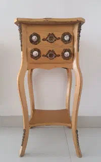 زیر تلفن