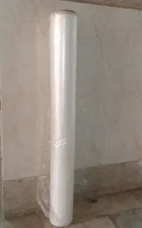 یک رول نایلون شفاف