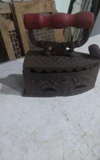 اتو زغالی قدیمی