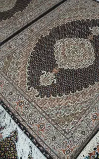 سرمه ای و کرم قهوه ای ۴۰ رج جفت ۹ متری