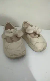 کفش بچگانه