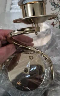 چراغ دیواری